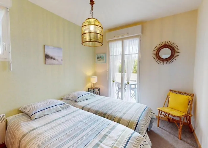 Le Lys De 300 M Pour 4 Personnes Appartement *