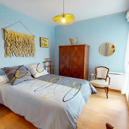 Le Lys De 300 M Pour 4 Personnes Appartement