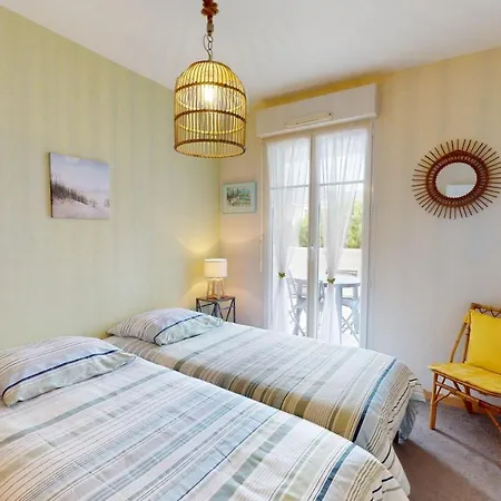 Le Lys De 300 M Pour 4 Personnes Apartment *