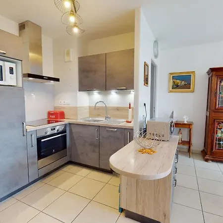 Apartment Le Lys De 300 M Pour 4 Personnes