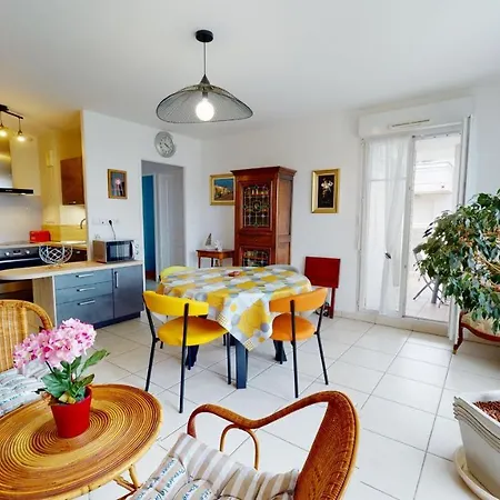 Le Lys De 300 M Pour 4 Personnes Appartement